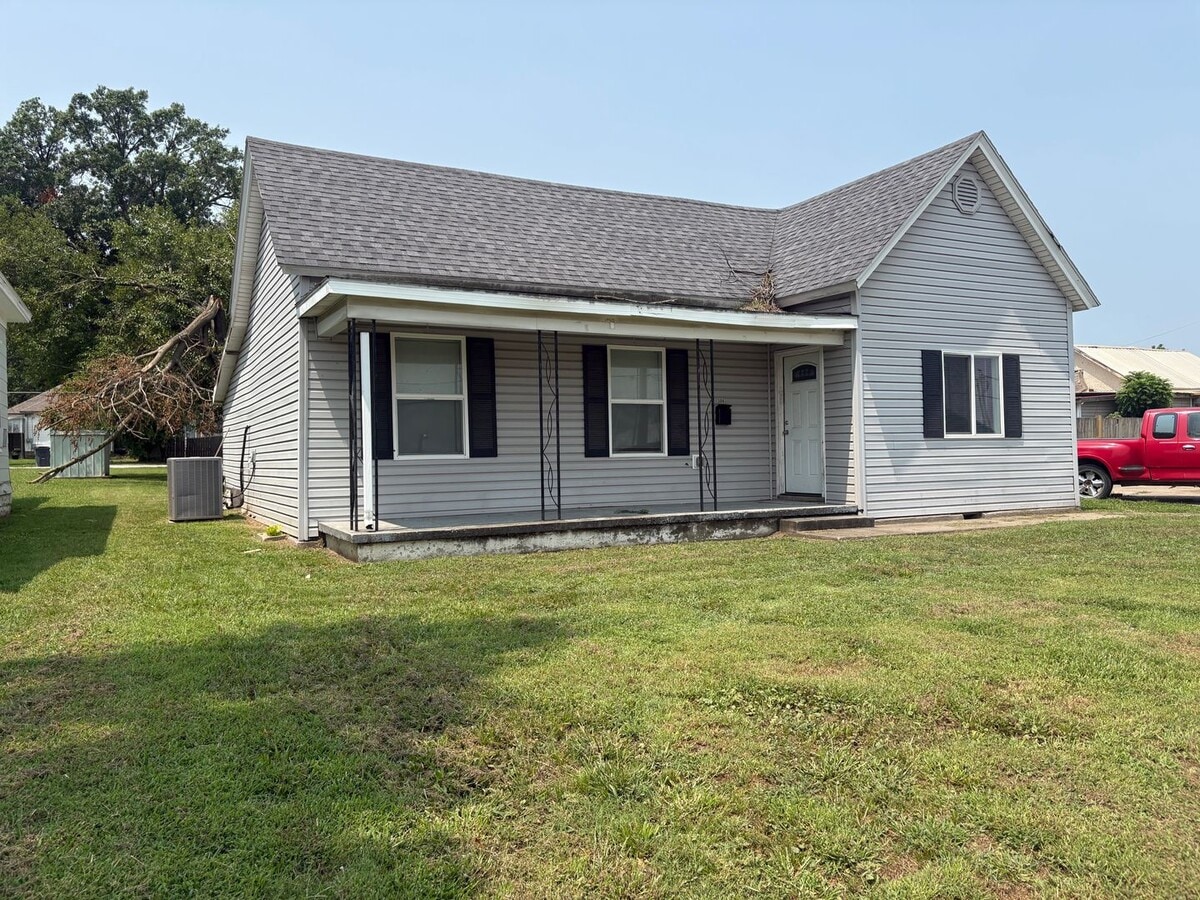 Photo - 306 S Joplin St