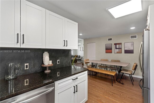 Photo - 601 SW 1st St