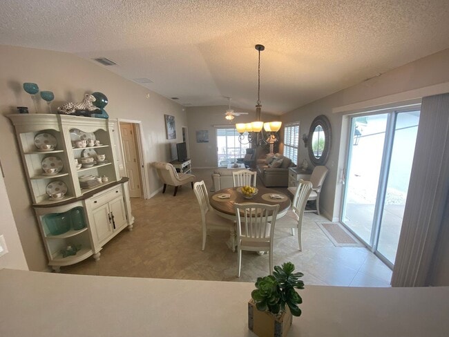Photo - Beautiful Fully Furnished, SEASONAL RENTAL...