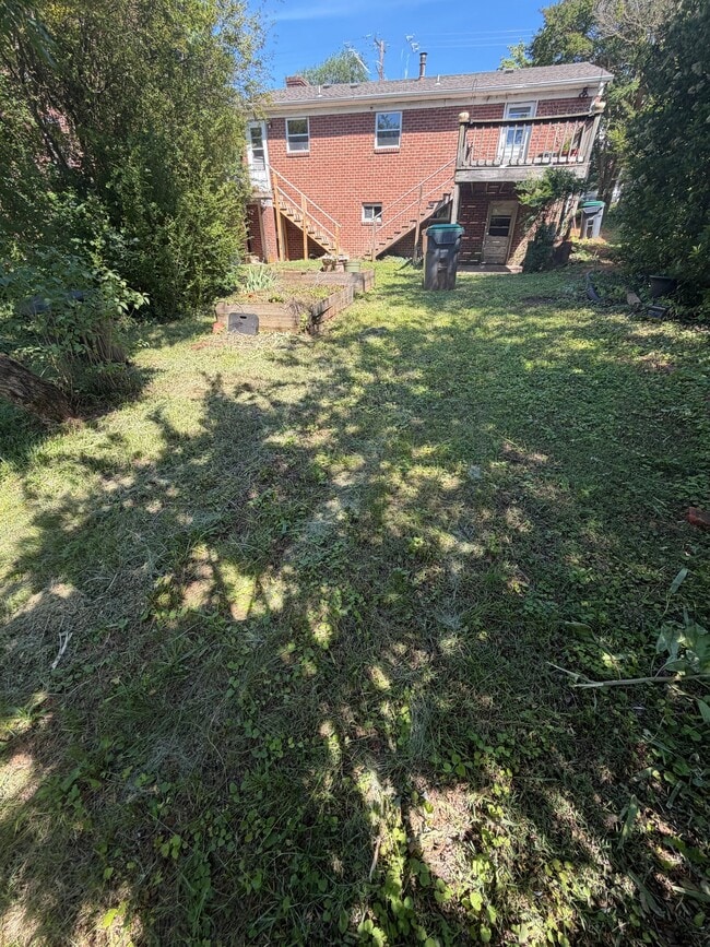 Photo - 603 Locust Ave Unit apt B
