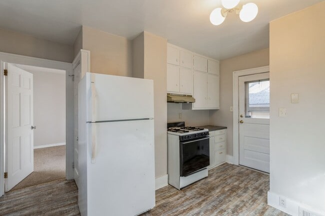 Photo - CLOSE TO BEAVERDALE!! 2 Bed, 1 Bath Home in Des Moines