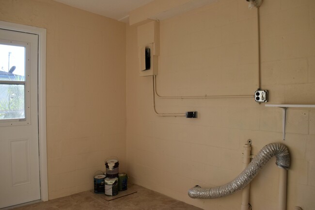 Building Photo - Reduced price! Great Neighborhood! Rental