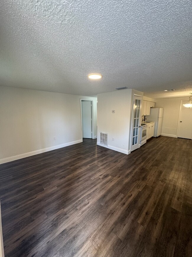 915 34th Ave W Unit B