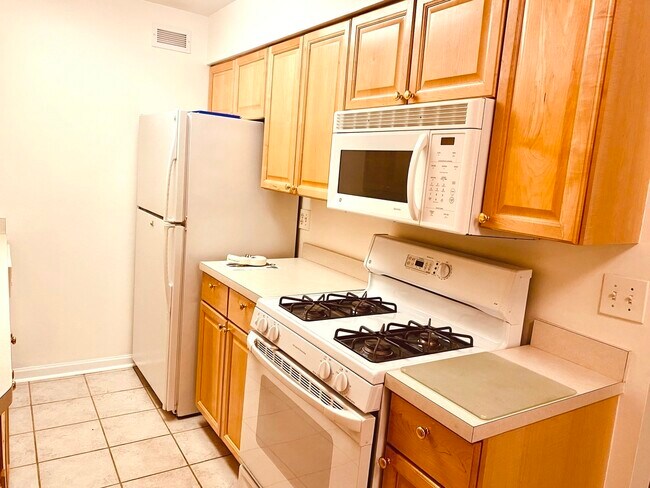 Photo - 1519 N Windsor Dr Unit 312