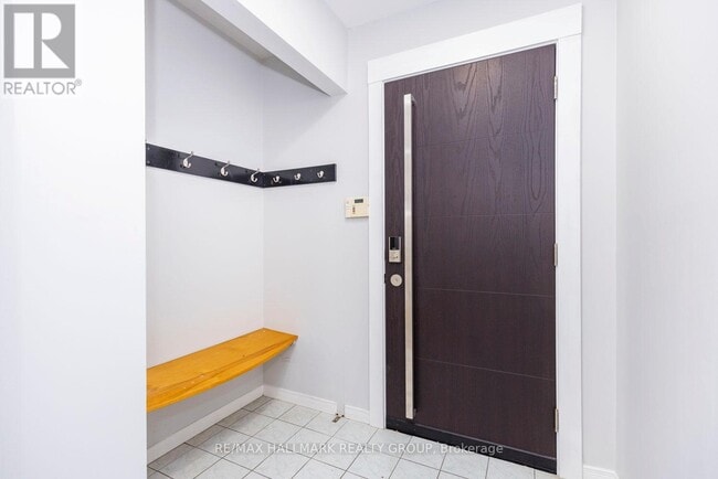 Photo - 1542 St Georges St