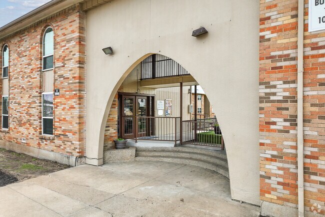 Leasing Office Entrance