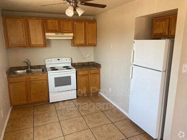 Building Photo - 1145 W Tonto St Rental