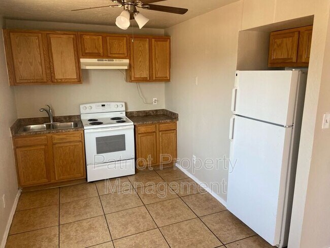 Photo - 1145 W Tonto St House