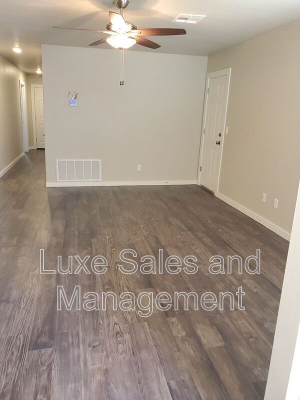 Photo - 755 SW 13th St