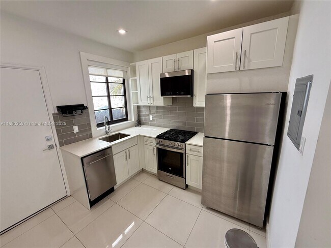 Photo - 733 Michigan Ave Unit 2