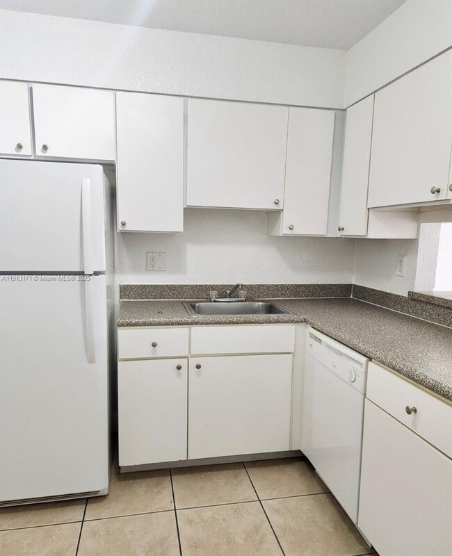 Photo - 5201 Geneva Way Unit 307