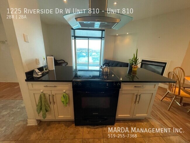 Photo - BEAUTIFUL 2 BED/2 BATH CONDO ON RIVERSIDE DRIVE! PLUS UTILITIES! Unité 810