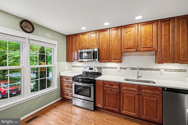 Photo - 7468 Brighouse Ct