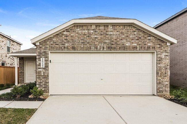 Building Photo - 16722 Old Wagon Wy