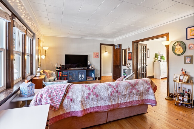 Photo - Oxford Apartments