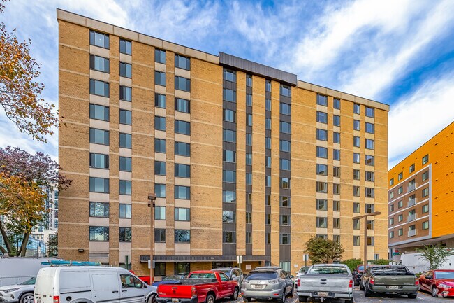 118 Monroe St - Americana Centre Condo