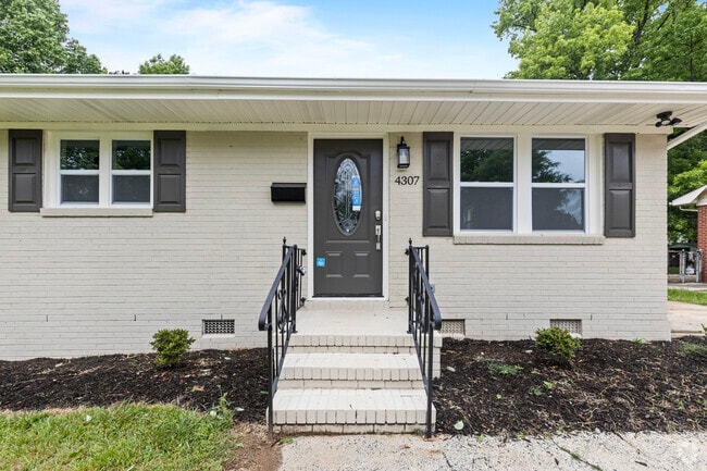 Building Photo - 4307 Colebrook Rd Rental