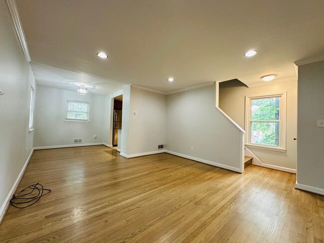 Photo - 2500 Lake Ave