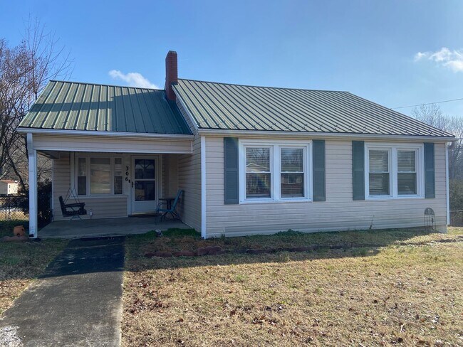 2 Bedroom, 1 Bathroom House in Thomasville! - 2 Bedroom, 1 Bathroom House in Thomasville!