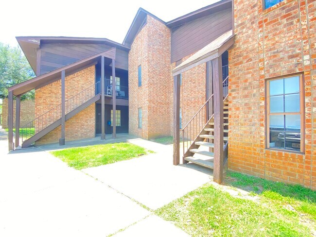 Photo - Normangee Apartments