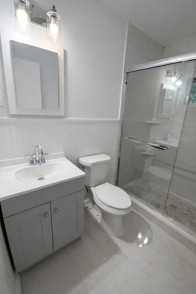 Photo - 1127 Clifton Rd N E