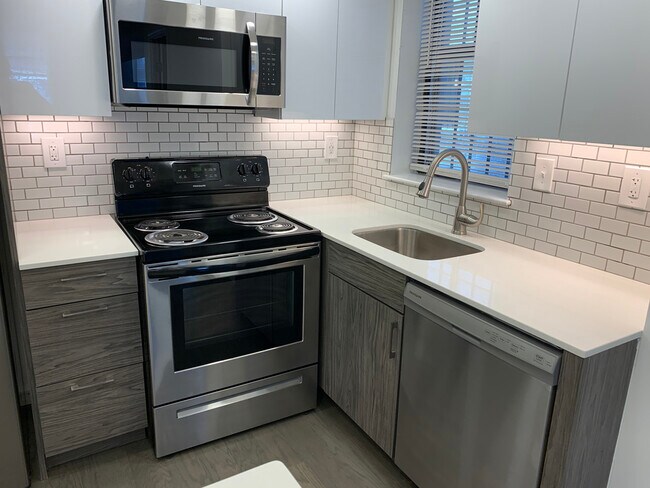 Photo - 70 Queensberry St Unit 2