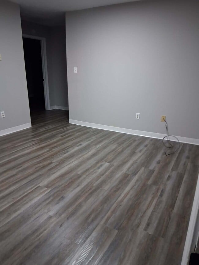 Photo - 1254 Fairground Rd