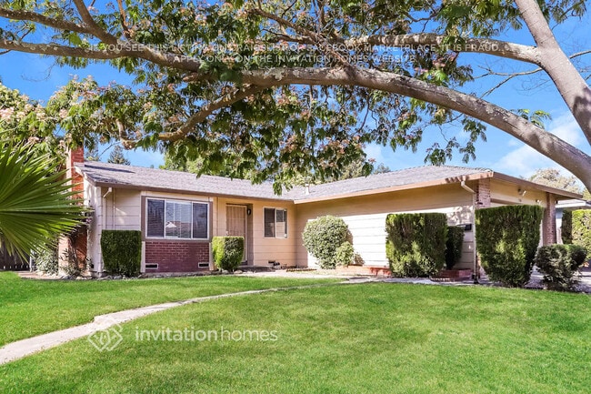 Photo - 1385 Meadowlark Dr