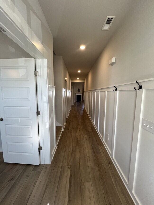 Photo - Luxury Living for Lease in Hendersonville! Apartamento