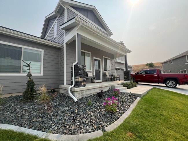 Photo - 4 Bed/2.5 Bath Newly Built Single Family Home in Mountain View Meadows W/ Big attached Garage!