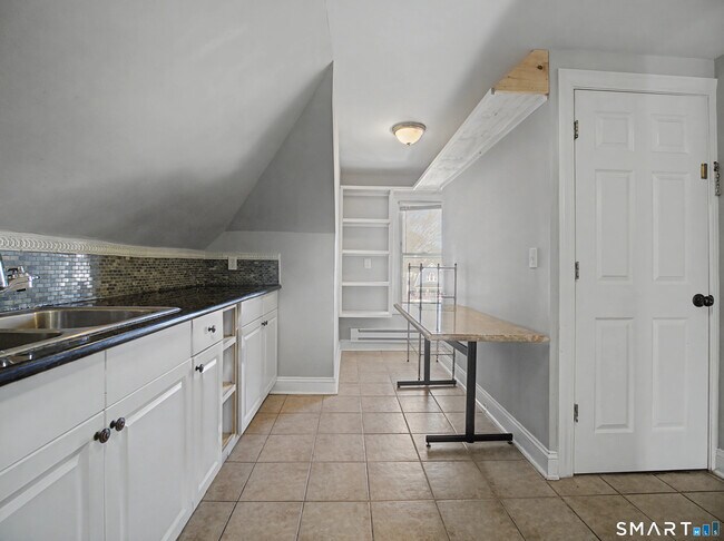 Photo - 1440 Wood Ave Unit 3rd Floor