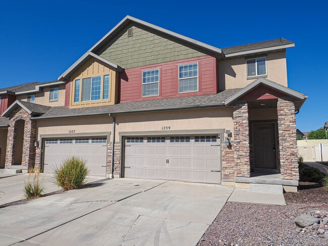 Building Photo - 1239 SilverCrest Dr