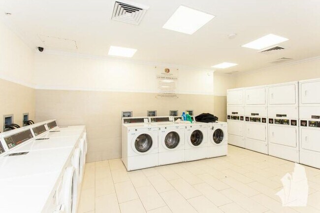 Photo - 4607 N Sheridan Rd Unit 903