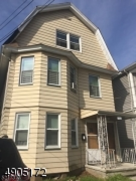 Building Photo - 429 Centre St Unit 3-3 Rental
