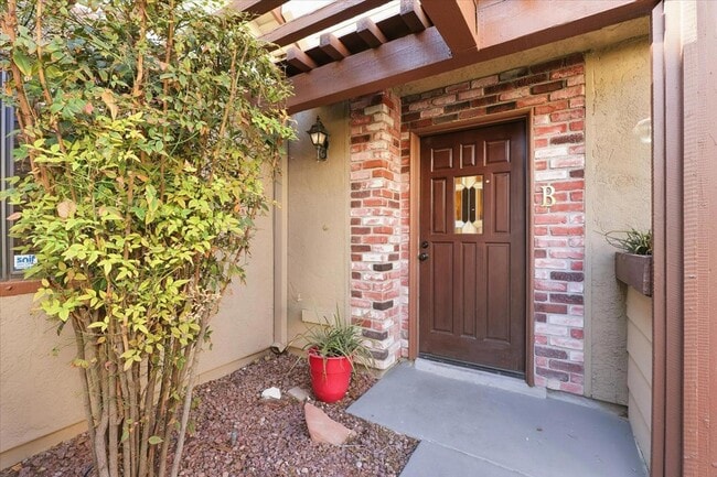 Photo - 3283 Dawnflower St