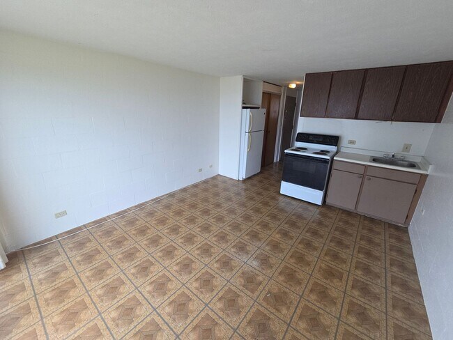 Photo - Spacious 1 Bedroom Ocean View Apartment in the Secured "Makaha Surfside" Complex.