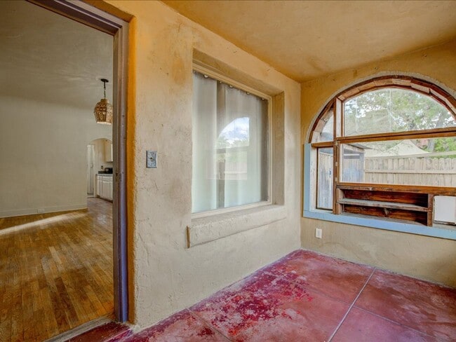 Photo - PRICE REDUCTION!!! ALL UTILITIES INCLUDED!!