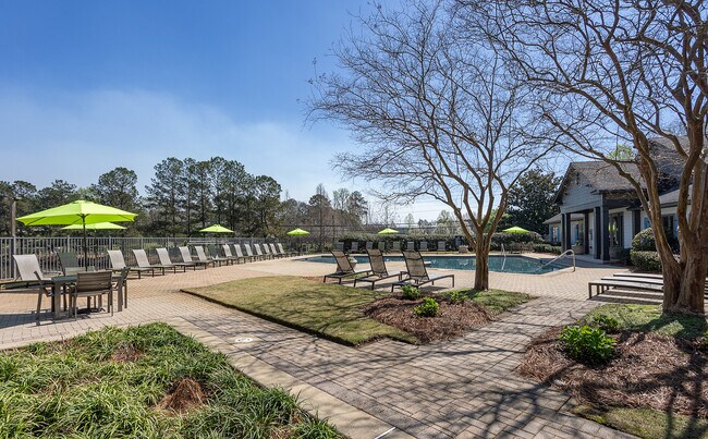 The Lakes Apartments