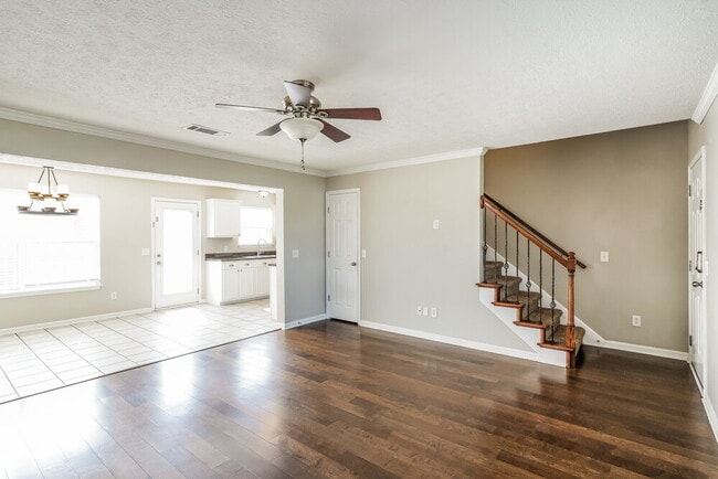 Photo - 2209 Dewey Dr