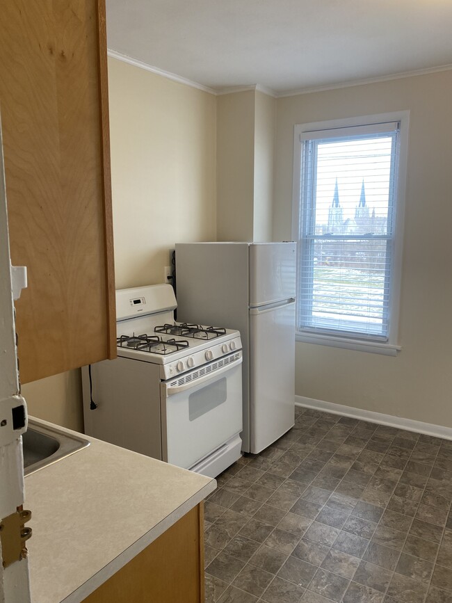 Building Photo - 202 Ulster St Unit #3