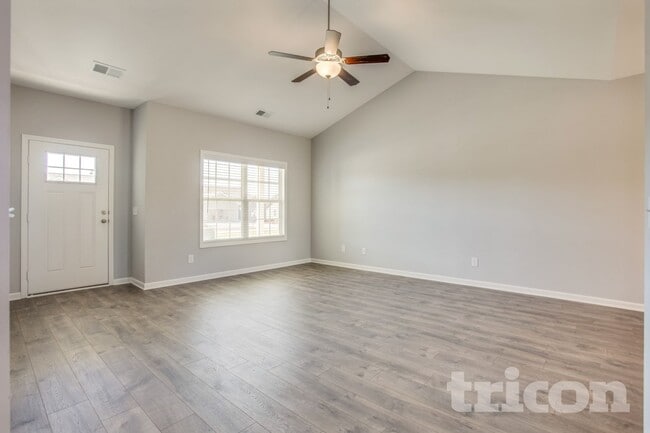 Building Photo - 718 W Coker Way