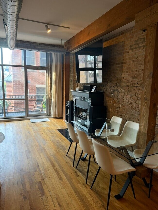 Photo - 1344 W Madison St Unit 302