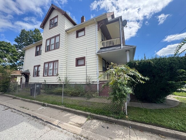 Building Photo - 2773 E 117th St Unit UP Rental