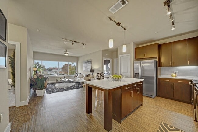 Photo - Metropolitan