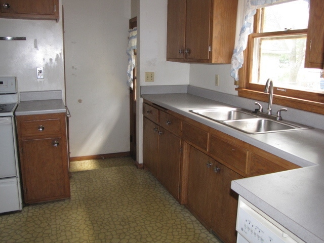 Photo - Great location in Richfield,*3Bed*1Bath single family home Avail Aug. 1