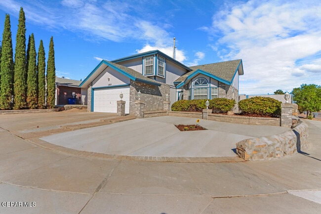 Building Photo - 11823 Stone Castle Dr