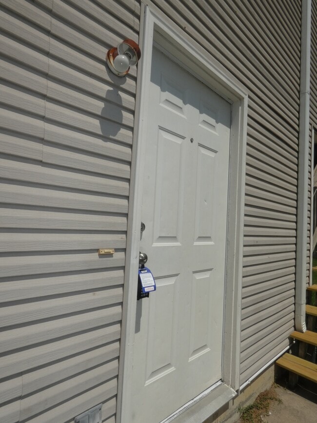 Photo - 275 Hazel Ct