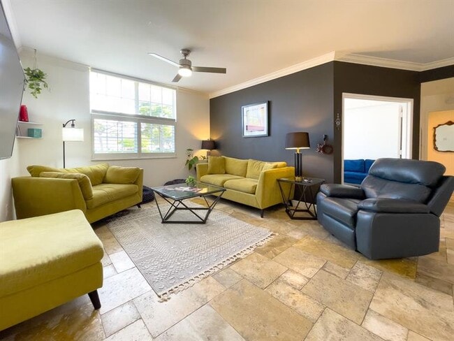Photo - 1900 Van Buren St Unidad 118B Rental