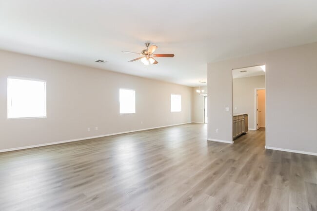 Photo - 1715 E Renegade Trail