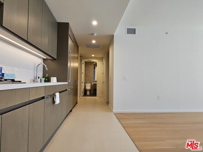 Photo - 889 Francisco St Condo Unit 1809